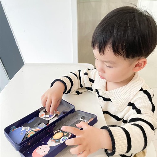 mieredu astronout9 (1) MierEdu Magnetische Puzzeldoos Ruimtevaarders/ Astronaut – Creatief & Educatief Speelplezier voor Onderweg