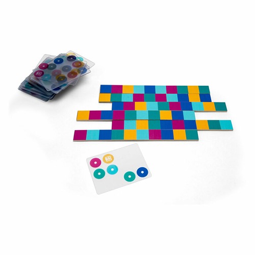 bs-toys-brain-race-spel-educatief-tafelspel-kinderen.-het-speellab-1.jpg kin deren spelen het spel BS Toys Brain Race spel – educatief tafelspel voor kinderen en gezinnen, met houten schijven en voorbeeldkaarten het speellab