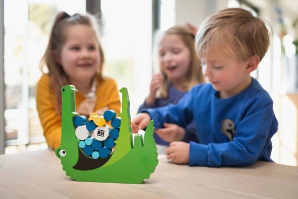 Stapelen op een krokodil – educatief spel voor kinderen
