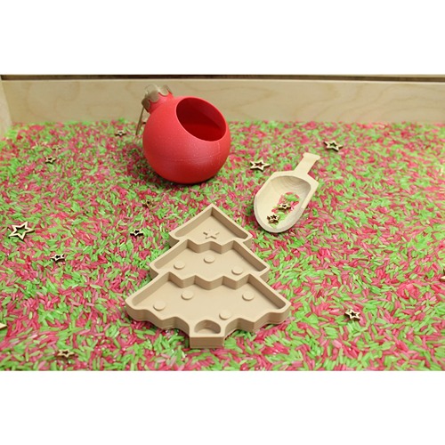 duurzaam-kerstbal-pla-vulbaar-kids-kabinet Kids Kabinet kerstbal gevuld met sensory play materialen