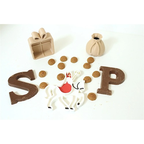 Sensorisch spel met Sinterklaas vulvorm – Het Speellab