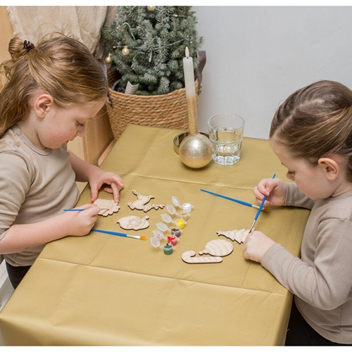 houten-kerstvormpjes-met-verf-en-glitter Creatieve kerstactiviteit voor kinderen – schilder je eigen kerstfiguren