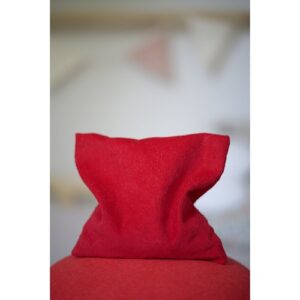 Handgemaakte pittenzak roodpastel regenboog met kersenpitten