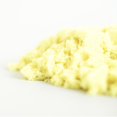 Closeup foto van magic sand dat laat zien hoe luchtig het is.