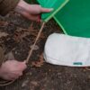 huckleberry-tent-buiten-spelen Kinderen spelen in Huckleberry hideaway tent buiten