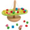 Het duurzame houten Small Foot Evenwichtspel Balansspel op een witte achtergrond